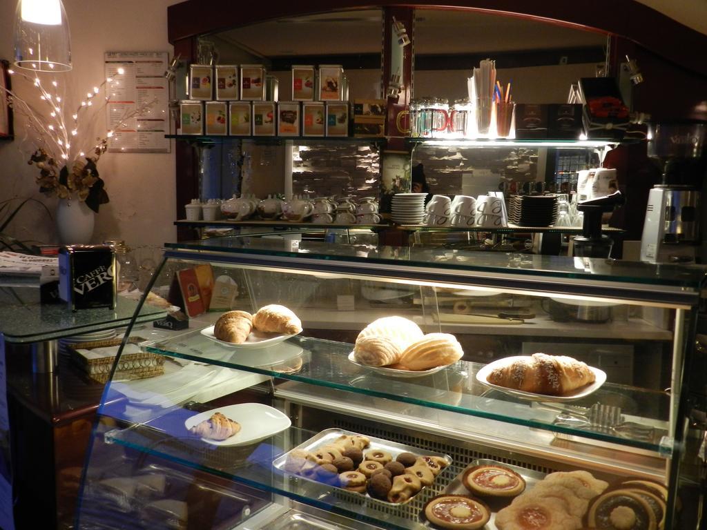 Inn Locanda Trattoria Caffe Cavour *